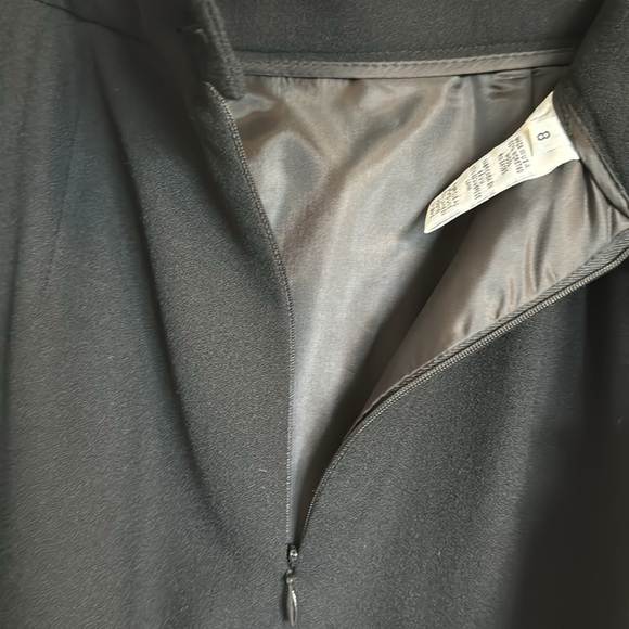 Elegant Black Midi Skirt - Picture 4 of 8